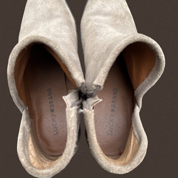 LUCKY BRAND WOMENS SUEDE ANKLE BOOTIES - Picture 6 of 8